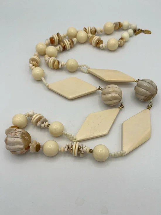Vintage Miriam Haskell New Old Stock Cream Resin Necklace and 14kt Gold Earrings - Picture 4 of 11